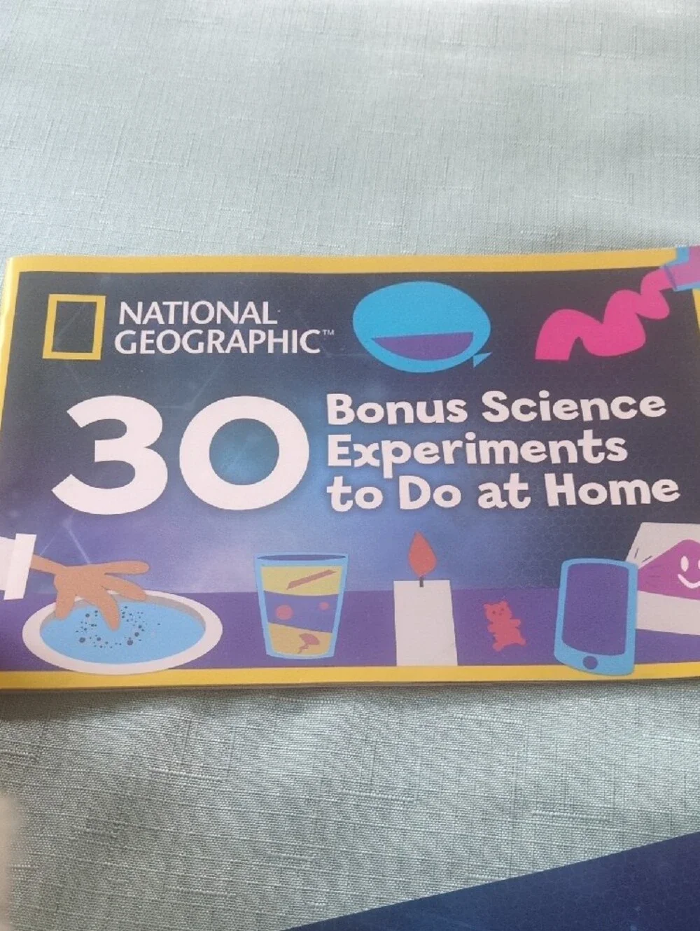 National Geographic Stunning Science Chemistry Set - Yellow, Blue, Purple